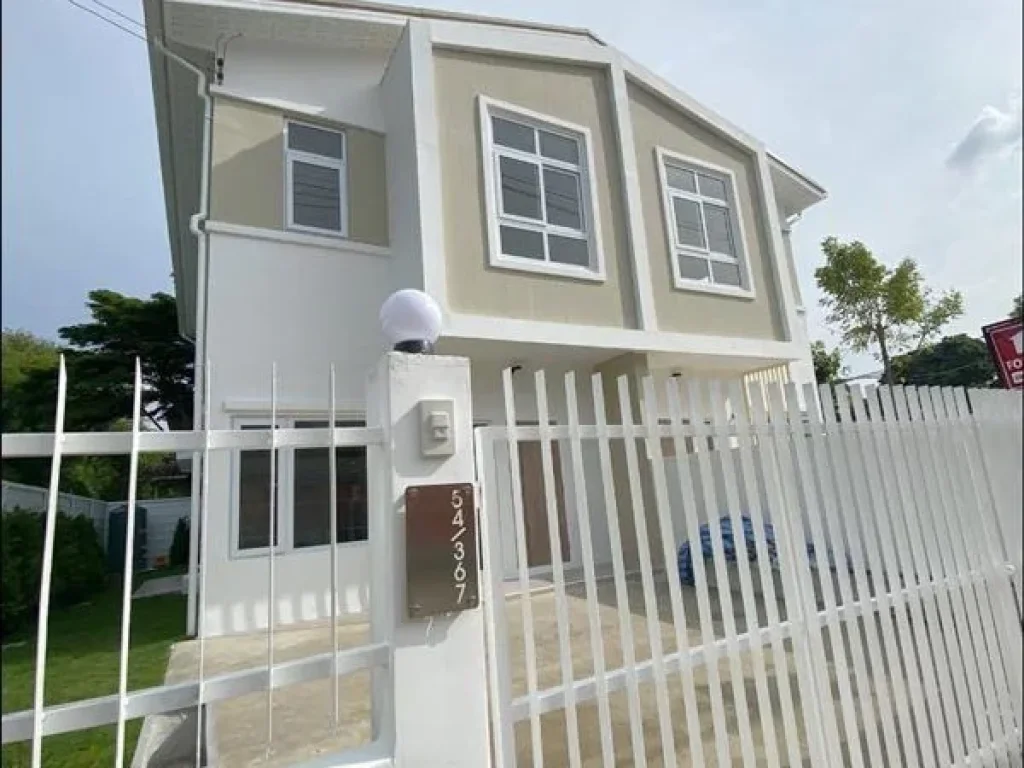 ขายบ้านแฝดใหม่ 2 ชั้น Twin Town Home 3 ห้องนอน 3 ห้องน้ำ