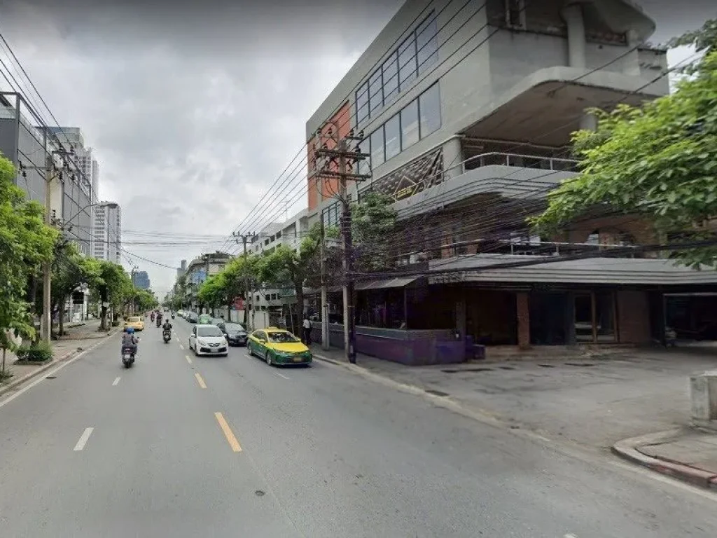 ด่วน ขายบ้านเอกมัย ซอย 10 ใกล้ศูนย์การค้า J Avenue - ทองหล่อ