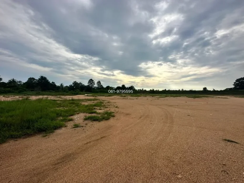 ที่ดินแปลงสวย ถมแล้ว ติดถนนคู่ขนานมอเตอร์เวย์สาย7 หนองปลาไหล