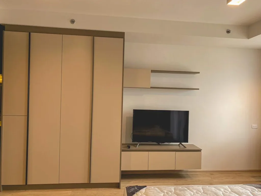 ให้เช่าคอนโดIdeo Sathon - Wongwianyai 1 bed 2816ตรมราคา 14000 บาทต่อเดือน 0972989594 ห้องใหม่