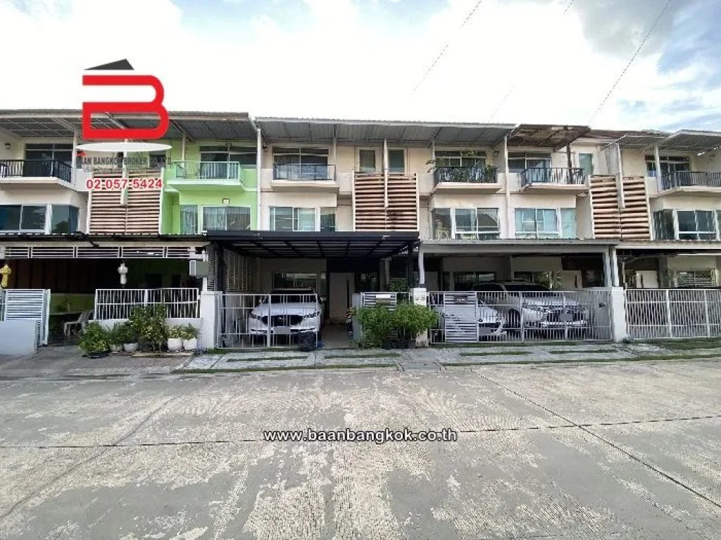 ทาวน์โฮม บ้านใหม่ ซอยคู้บอน 28 แยก 2 เนื้อที่ 206 ตรว