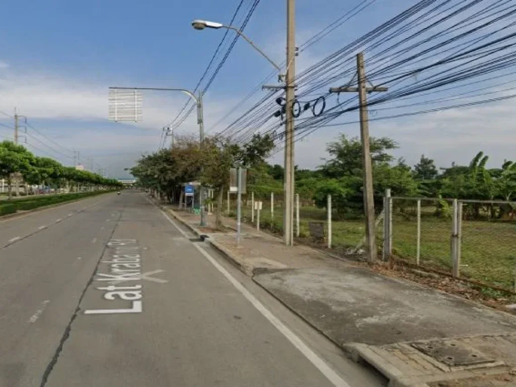 ขายที่ดินติดถนนลาดกระบัง สนามบินสุวรรณภูมิ แปลงใหญ่สวย ติดถนน