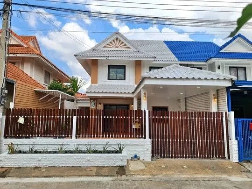 พร้อมขาย บ้านแฝดรีโนเวทใหม่ 2 ชั้น หมู่บ้านพฤกษา 33