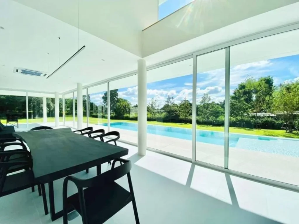 บ้านใหม่ Modern Pool Villa 557 ตรว จากสนามบินเชียงใหม่เพียง