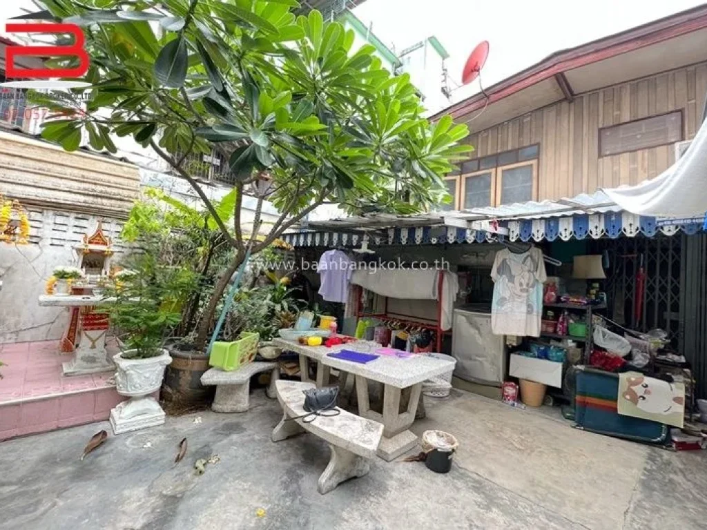 ที่ดิน พร้อมบ้าน ซโชคชัย 2 - บางหว้า เนื้อที่ 43 ตรว