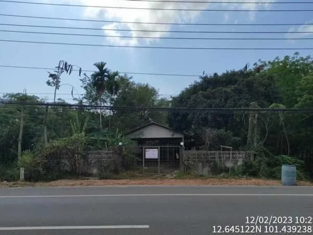 ขายที่ดินพร้อมสิ่งปลูกสร้าง ที่ดินสวยทำเลดี ติดถนนสุขุมวิท