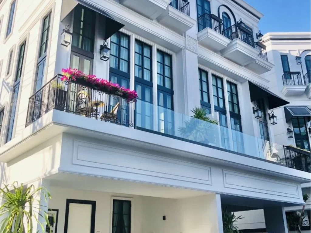 ขาย Luxury Townhome 3ชั้นครึ่ง สร้างใหม่ 3325 ตรว 301 ตรม