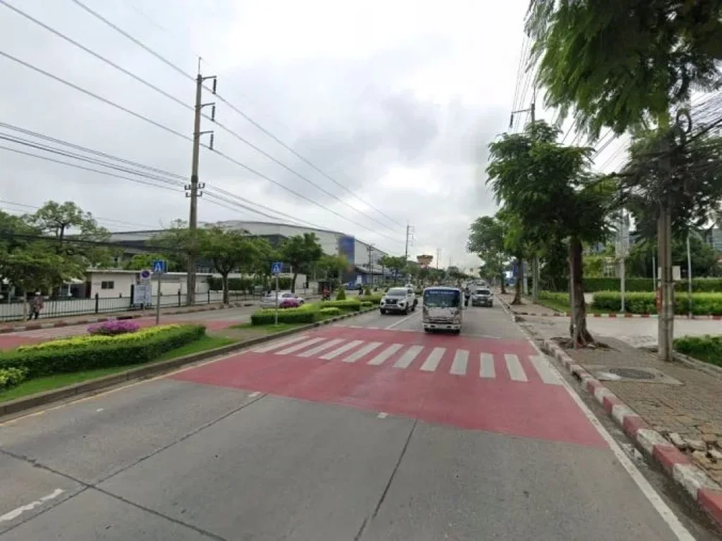 ให้เช่าที่ดินแปลงใหญ่ ติดถนนร่มเกล้า ใกล้ Airport Rail Link