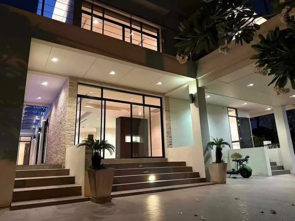 ขายบ้านพูลวิลล่า กลางใจเมือง พัทยา Pool Villa For Sale