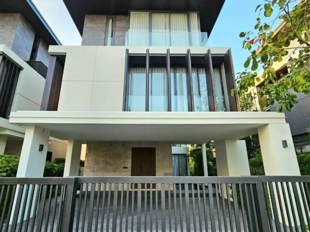 Meka RAMINTRA บ้านเดี่ยว 3 ชั้น Modern Luxury พร้อมลิฟท์