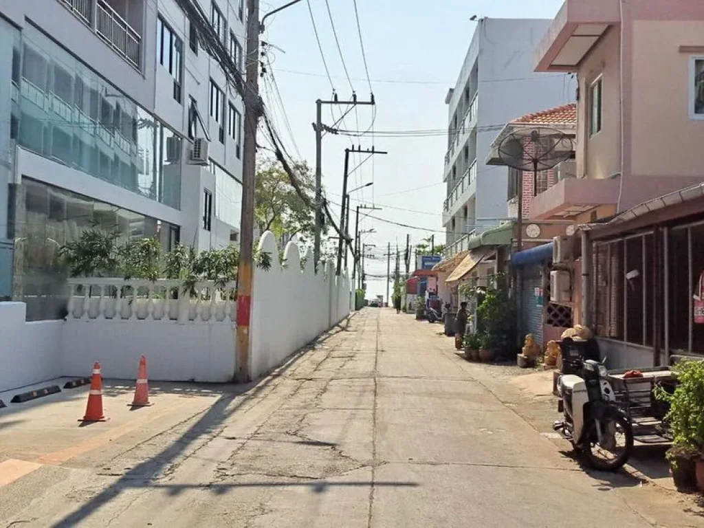 ขายอาคารพาณิชย์พัทยาพร้อมกิจการ ใกล้หาดจอมเทียน เพียง 180