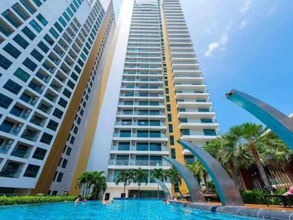 ให้เช่า คอนโด The Peak Towers Pratumnak 2 ห้องนอน พร้อมเฟอร์