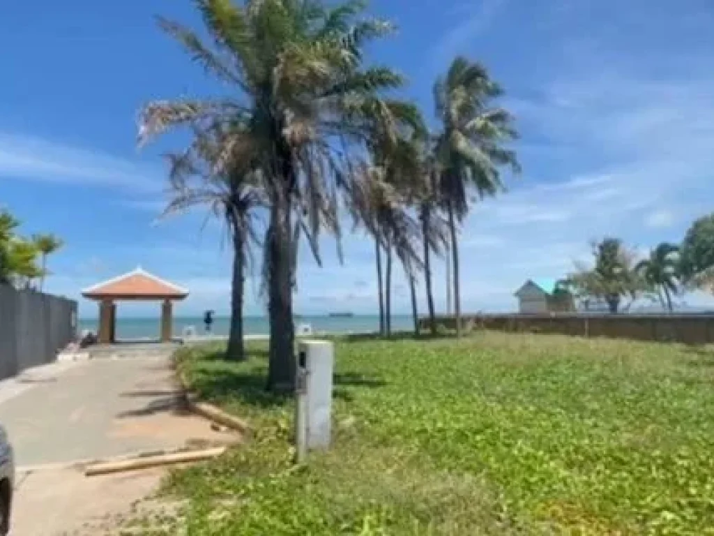 Land for sale Jomtien beach Land size 3244 square wah Price