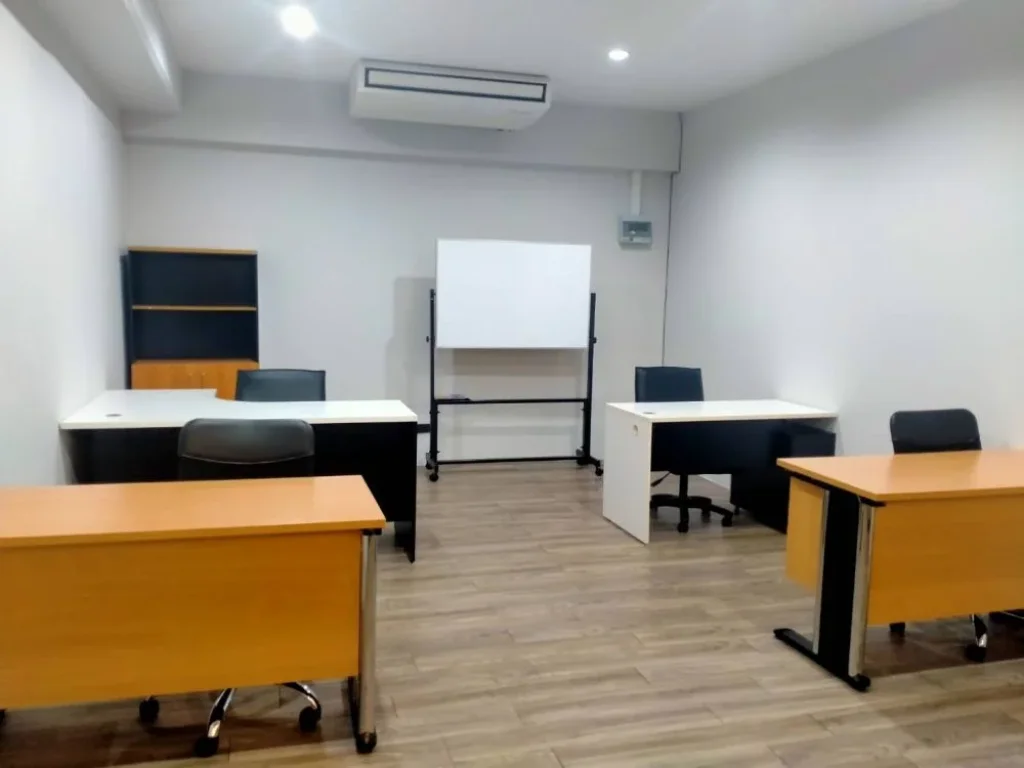 OFFICE RENTAL สำนักงานให้เช่า ขนาด 25 ตรม นั่งทำงานได้ 4-5