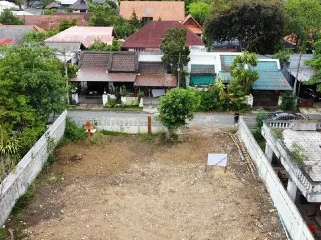 ที่ดินตรงข้ามกาดรวมโชคล้อมกำแพง 3 ด้าน พื้นที่ 100 ตรว