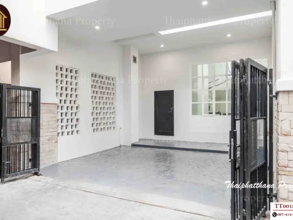 ขายและให้เช่า ทาวน์โฮม Luxury pool villa townhome