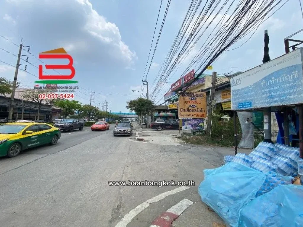 ที่ดินเปล่า ติดถนนซอย ลาดกระบัง 32 เนื้อที่ 10-2-28 ไร่