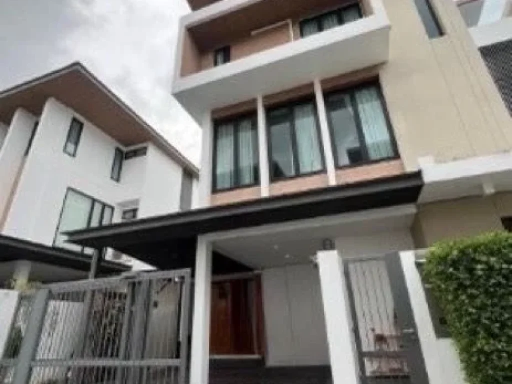 ขายบ้านเดี่ยว 3 ชั้น เนื้อที่ 61 ตรว The AVA Residence