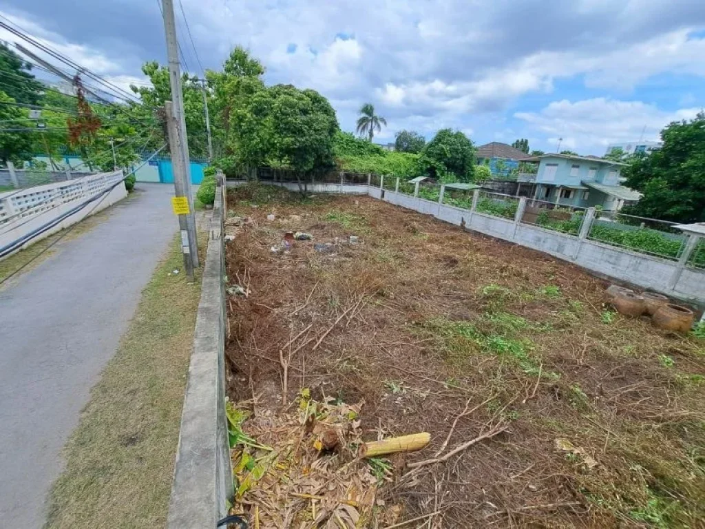 ที่ดินเปล่า 102 ตรว ล้อมรั้วพร้อมสร้าง บางขุนนทน์ ซอย20