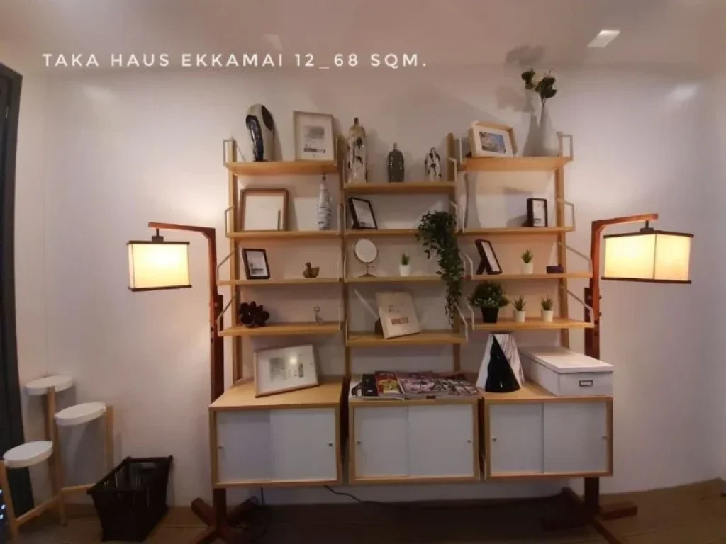 ให้เช่า คอนโด 2 ห้องนอน ห้องมุม แต่งสวยมาก TAKA HAUS EKAMAI