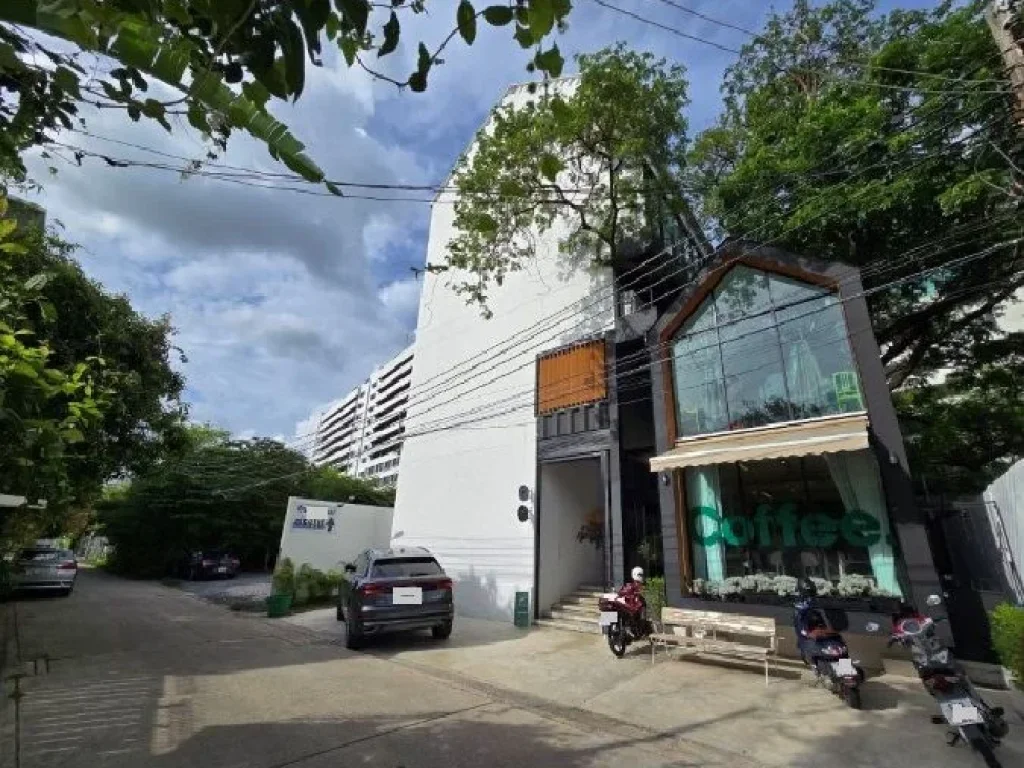 For Rent ให้เช่าพื้นที่สำนักงาน สตูดิโอ ซอยลาดพร้าว 15