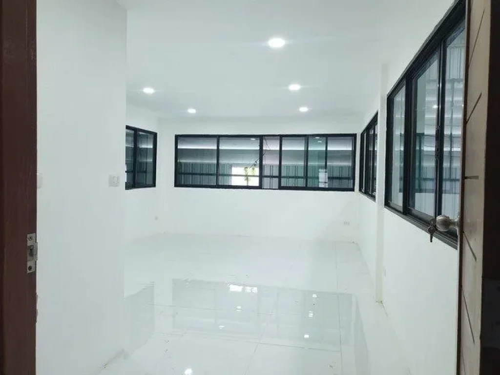 For Rent ให้เช่าโกดัง พร้อมสำนักงาน ซอยอ่อนนุช 65