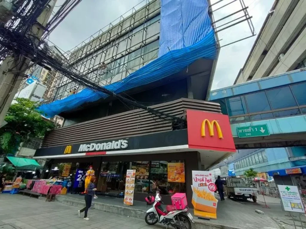 ขายและเช่าตึก McDonald s ข้างพาต้าปิ่นเกล้า