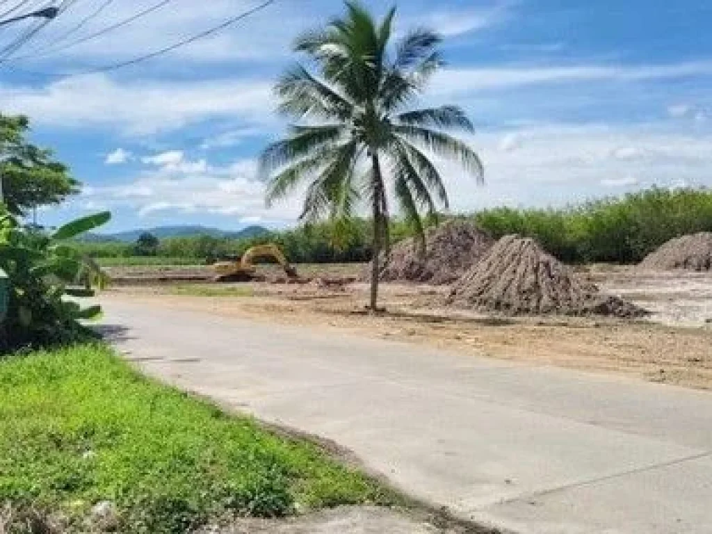 ที่ดินพร้อมสิ่งปลูกสร้าง ทำเลดี ติดถนนห้วยกุ่ม บางพระ ศรีราชา