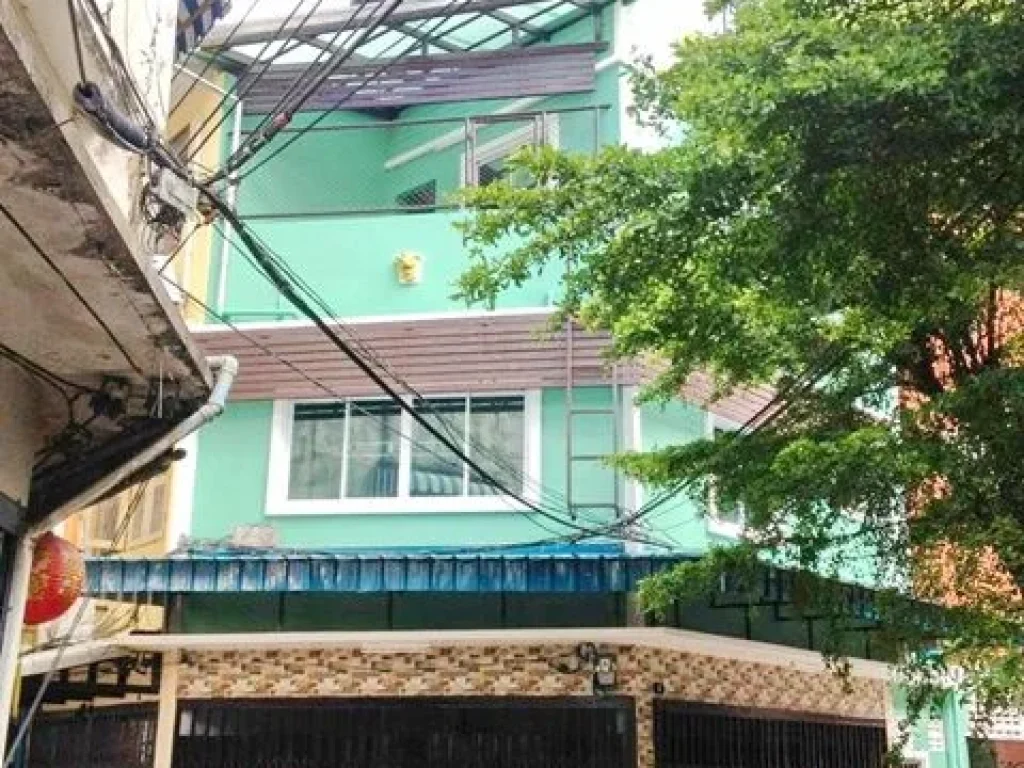 AIRBNB Hostel ลานคนเมือง ตึกแถว 4 ชั้น MRTสามยอด 450 ม 3นอน