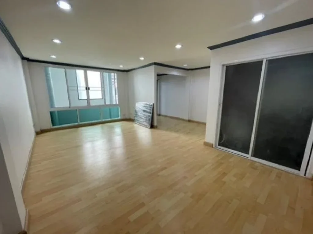 For Rent ให้เช่าอาคารสำนักงาน 4 ชั้น ถนนศรีนครินทร์