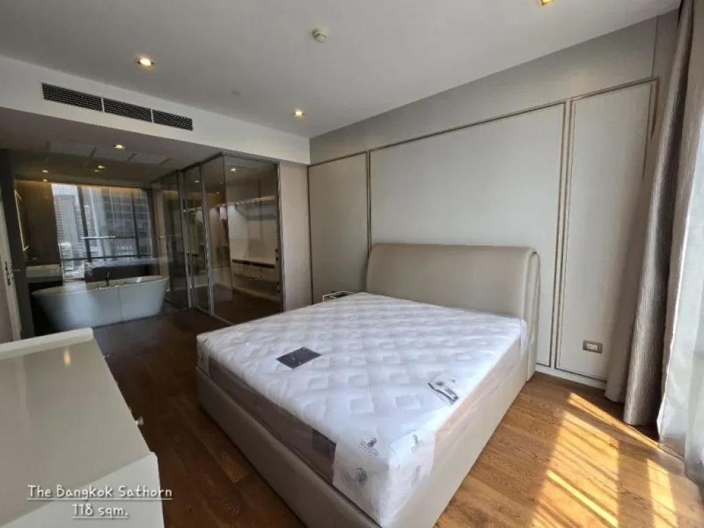 ให้เช่า คอนโด 2 bedrooms modern furnished เดอะ แบงค็อก สาทร