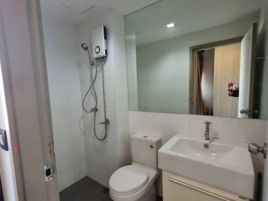 ขายด่วน คอนโด 1 ห้องนอน Tropicana condo ใกล้ BTS ERAWAN