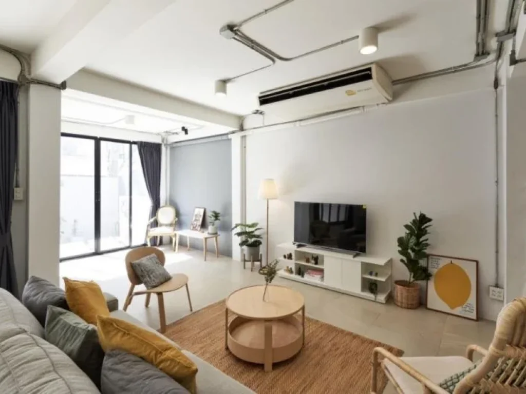 ขายทาวน์โฮม Modern Loft ที่เอกมัย 22 - โอกาสการลงทุน