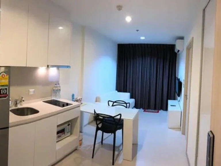 Rhythm Sukhumvit 42 convenient private 10th floor BTS Ekkamai