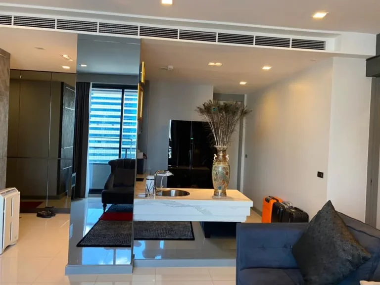 ขายหรือให้เช่า M SILOM CONDO ใจกลางกรุงเทพ ราคาเพียง 18 ล้านบาท