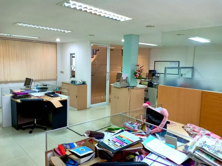 ขาย Office สำนักงาน 4 ชั้น 2 ห้องติดกันตีทะลุถึงกัน ใกล้ BTS สถานีวัดพระศรีมหาธาตุ ใกล้มหาวิทยาลัยเกริก ห้องประชุม ห้องนอน ขายพร้อมอุปกรณ์ สำนักงาน พร