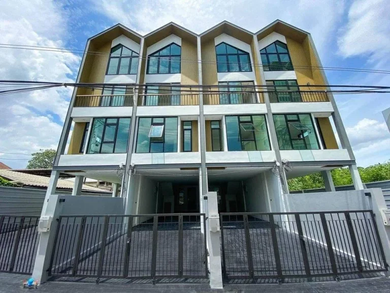 RENT Town home 4 ชั้นให้เช่าซอยสุขุมวิท 1011 ใกล้ BTS ปุณวิถี และอุดมสุข เหลือ 2 แปลงเท่านั้นนะคะ ด่วนด่วน RT178