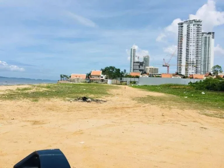 ขายที่ติดชายหาดพัทยา-นาจอมเทียนพร้อมหาดส่วนตัว เนื้อที่ 14-0-83 ไร่ ขายไร่ละ 100 ล้านบาทค่าโอน 5050  โทร095-789583