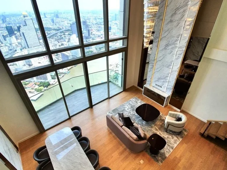 คอนโดแต่งหรู แบบ Duplex 3 ห้องนอน เพียง 5 นาทีจาก BTS กรุงธนบุรี A Luxurious 3 Bedroom Duplex Unit