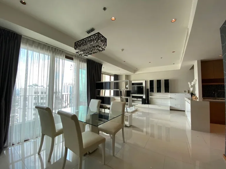 Sale or rent Penthouse The Emporio Place Sukhumvit 24 194 ล้าน by owner