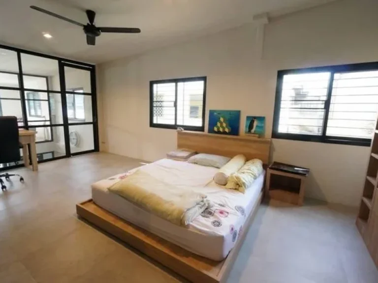 ขายด่วน ถูกสุดๆ ตึกแถว 4 ชั้น สาธุประดิษฐ์ 20 ตกแต่งใหม่สไตล์ loft ใกล้ รรสารสาสน์เอกตรา