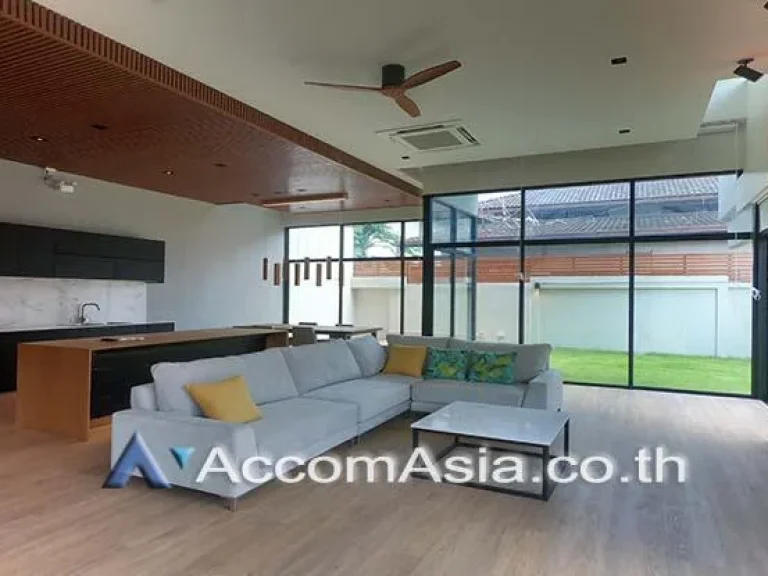 House 31 Bedroom For Rent BTS Ekkamai in Sukhumvit Bangkok