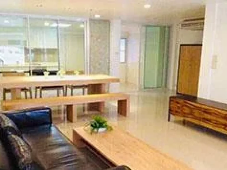 ทาวน์เฮ้าส์ ในสุขุมวิท BTS พร้อมพงษ์ เพื่อทำสำนักงาน หรือ พักอาศัย For Rent A Town house in Prompong For Office