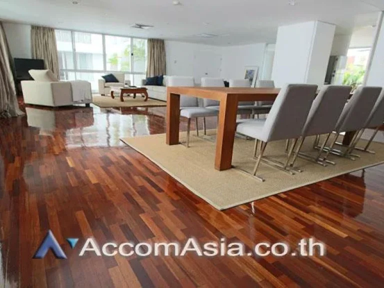 The spacious greenery apartment Apartment 3 Bedroom For Rent BTS Surasak in Sathorn Bangkok