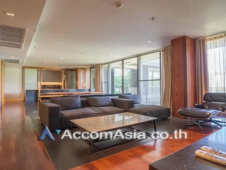 Deluxe residence with greenery surrounding Apartment 3 Bedroom For Rent BTS Thong Lo in Sukhumvit Bangkok