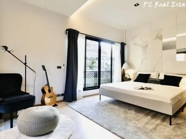 ให้เช่าทาวน์โฮม 2 ชั้น สุขุมวิท49 Modern Loft ใกล้ BTS พร้อมพงษ์ เเละ BTS ทองหล่อ