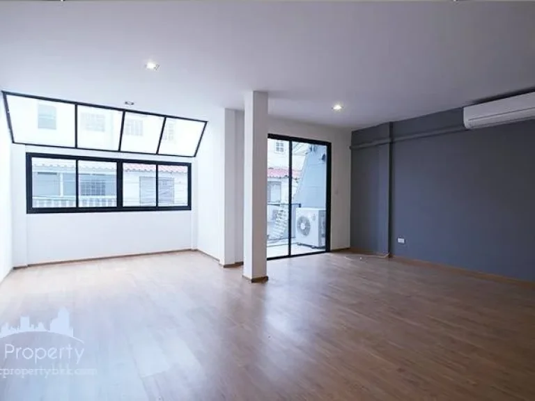 ให้เช่า ทาวน์เฮาส์ เอกมัย 22 Townhouse Ekkamai 22 For Rent