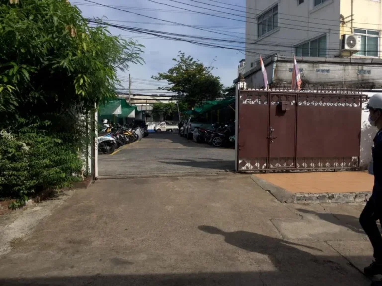 Land For Sale ที่ดินพร้อมบ้านเก่า พื้นสีน้ำตาล ติดถนนวงศ์สว่าง ใกล้MRTวงศ์สว่าง