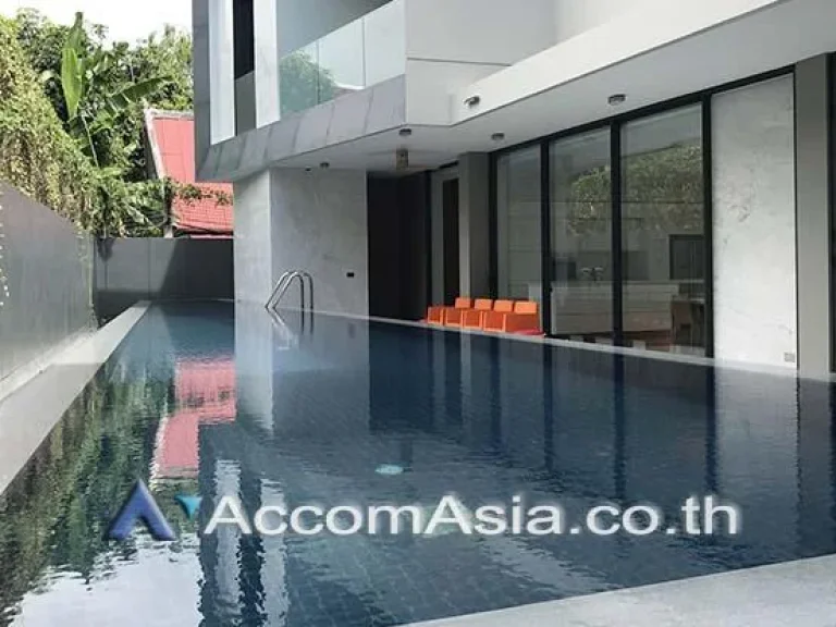 A Large Modern House with Exclusive Private Pool and 4 bedrooms Near BTS Ekkamai