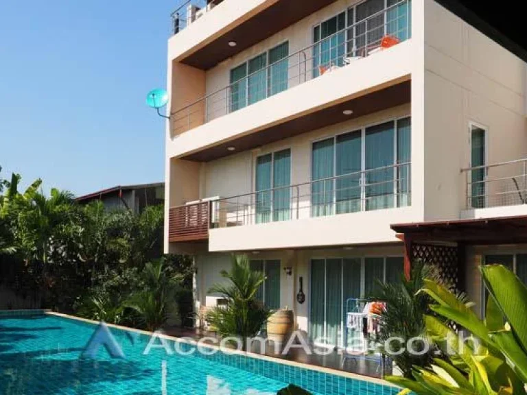 House 5 Bedroom For Sale BTS Punnawithi in Sukhumvit Bangkok